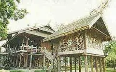 rumah adat kalimantan timur