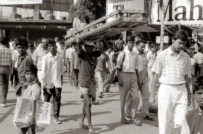 Mumbai, Dabbawallah, Church Gate station, © L. Gigout, 1991