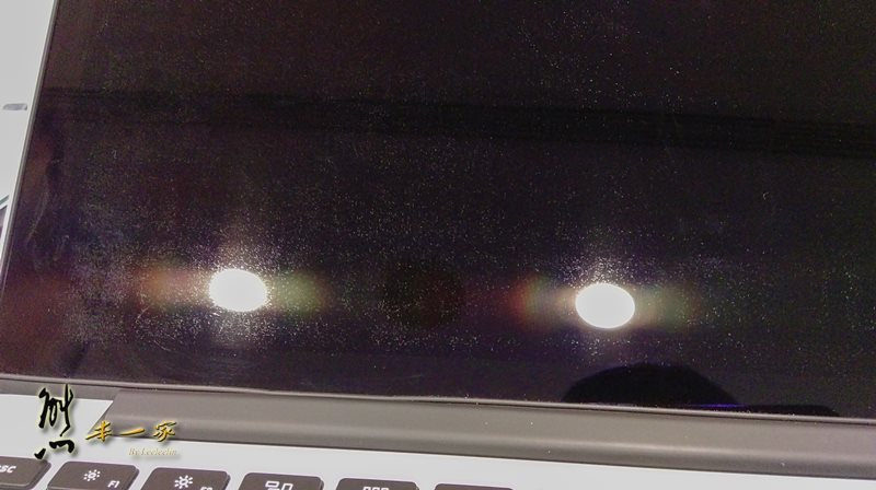 MacBook Retina螢幕掉漆|MBPR 13抗反光塗層鍍膜剝落