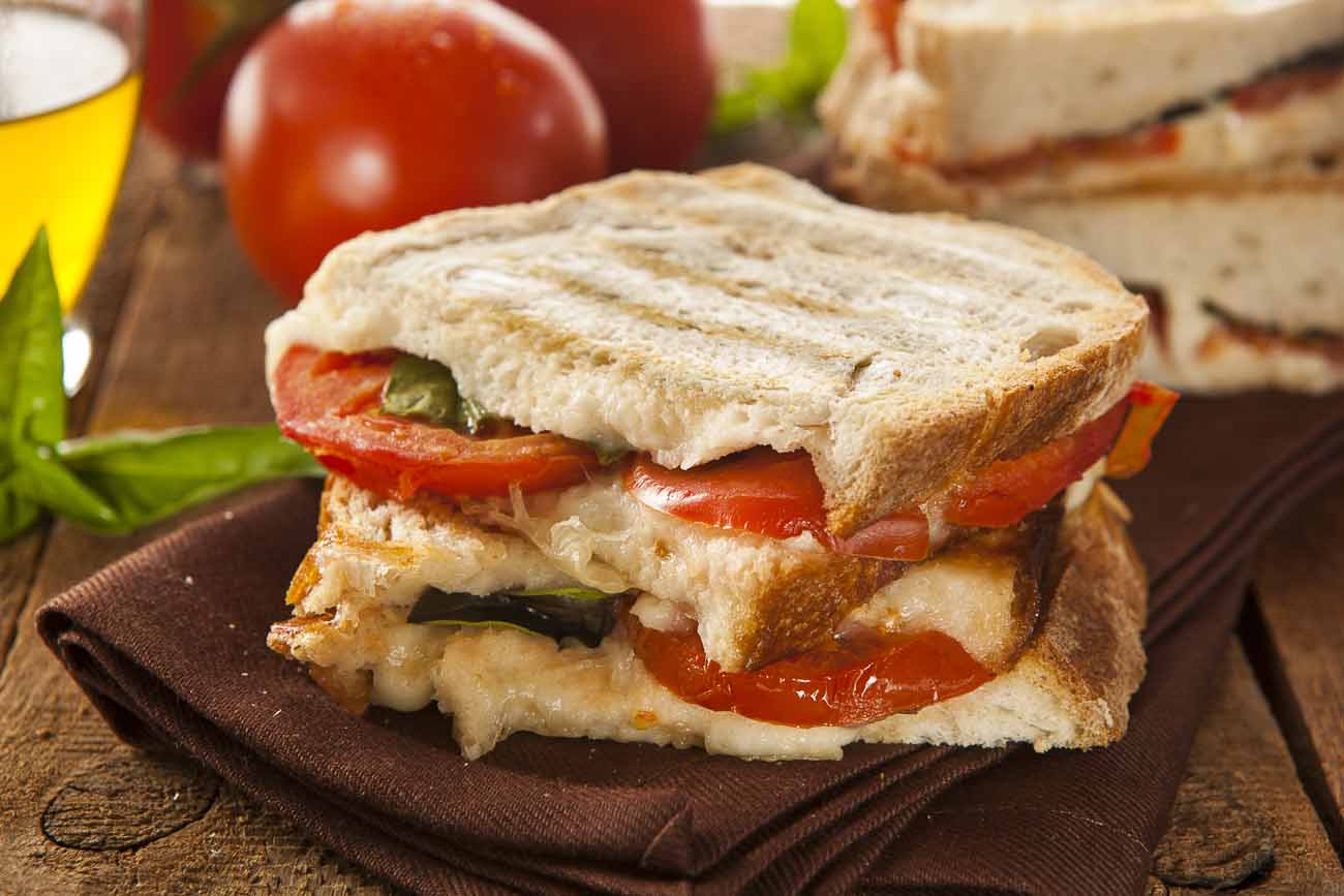 Tomato cheese sandwich recipe | Roasted tomato grilled cheese sandwich ...