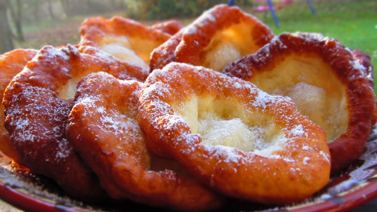 ВКУСНИТЕ МАМИНИ МЕКИЦИ