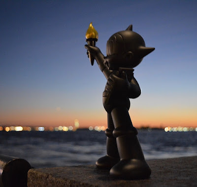 Astro Boy Statue of Liberty Black Edition Vinyl Figure by ToyQube