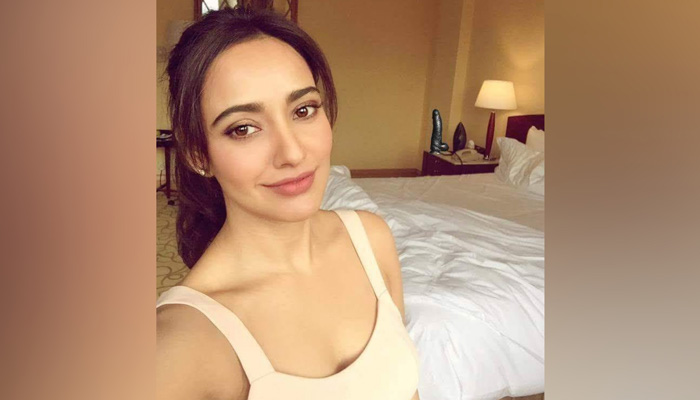bollywood-actress-neha-sharma-hot-selfie-pics bollywood actress neha sharma hot selfie pics