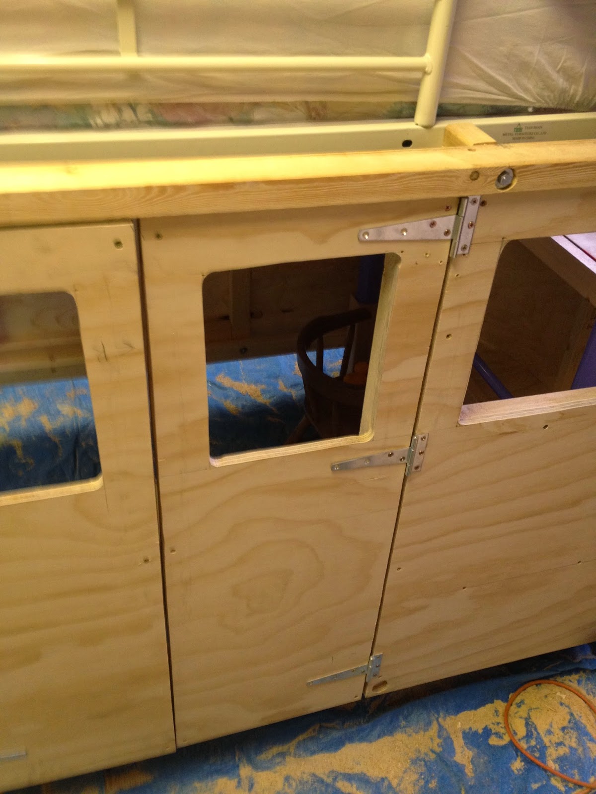 The Treehouser: The VW Bus Bed, Part 4