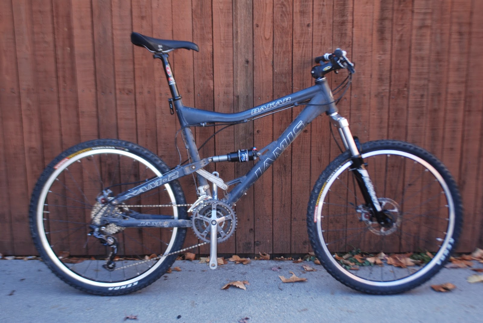 jamis cross country 2.0 mountain bike