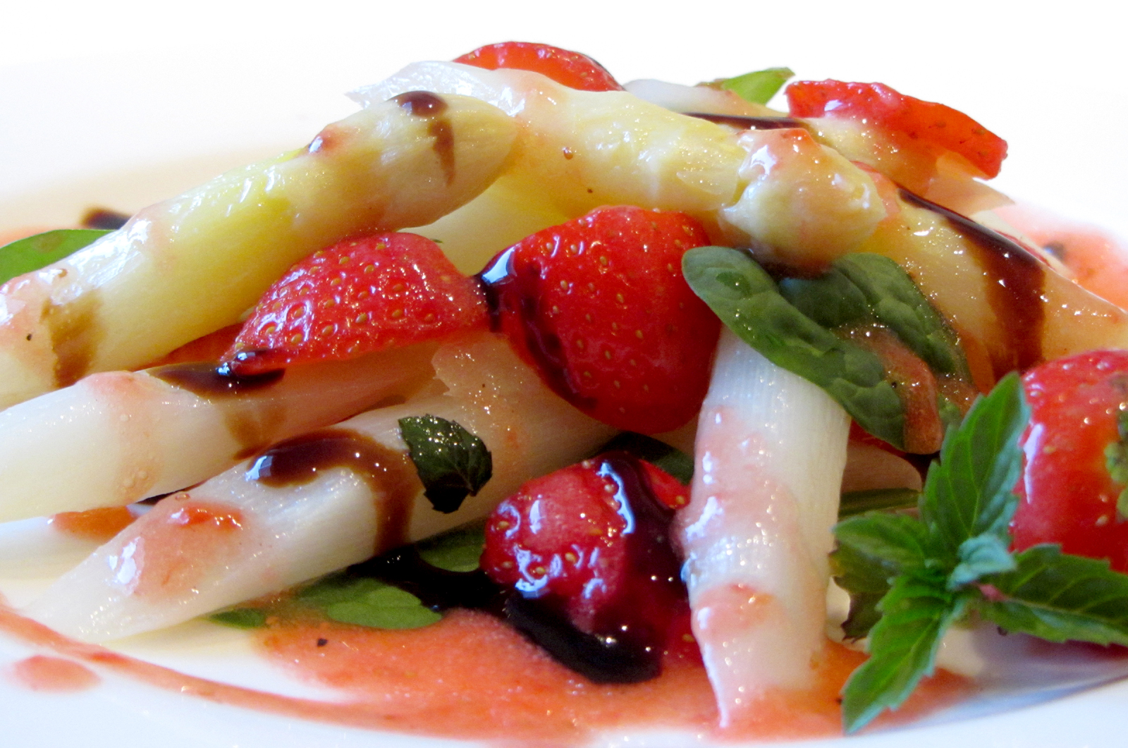 Spargel-Erdbeer-Salat | Fell in love with Gemuese - Vegane Rezepte zum ...