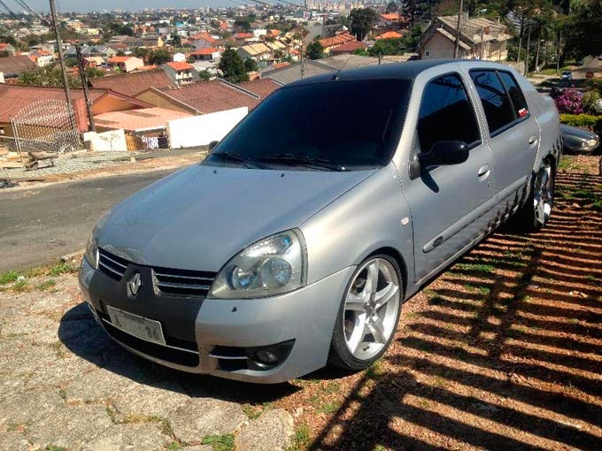 Clio Sedan Rebaixado rodas 17"