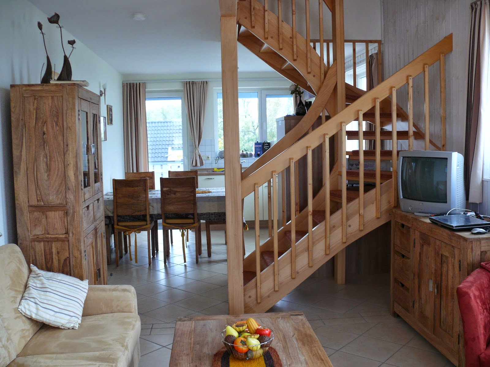 Offene Treppe Im Wohnzimmer minimalistisches Interieur