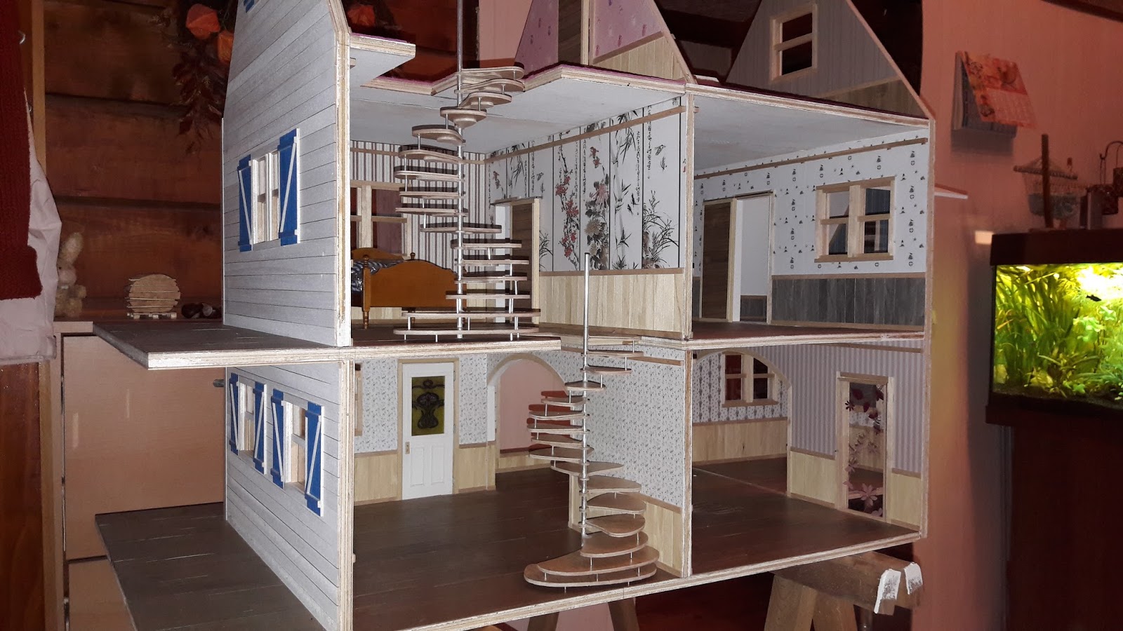 CONSTRUCTION DE MA MAISON DE POUPEE DE STYLE NORD-AMERICAIN