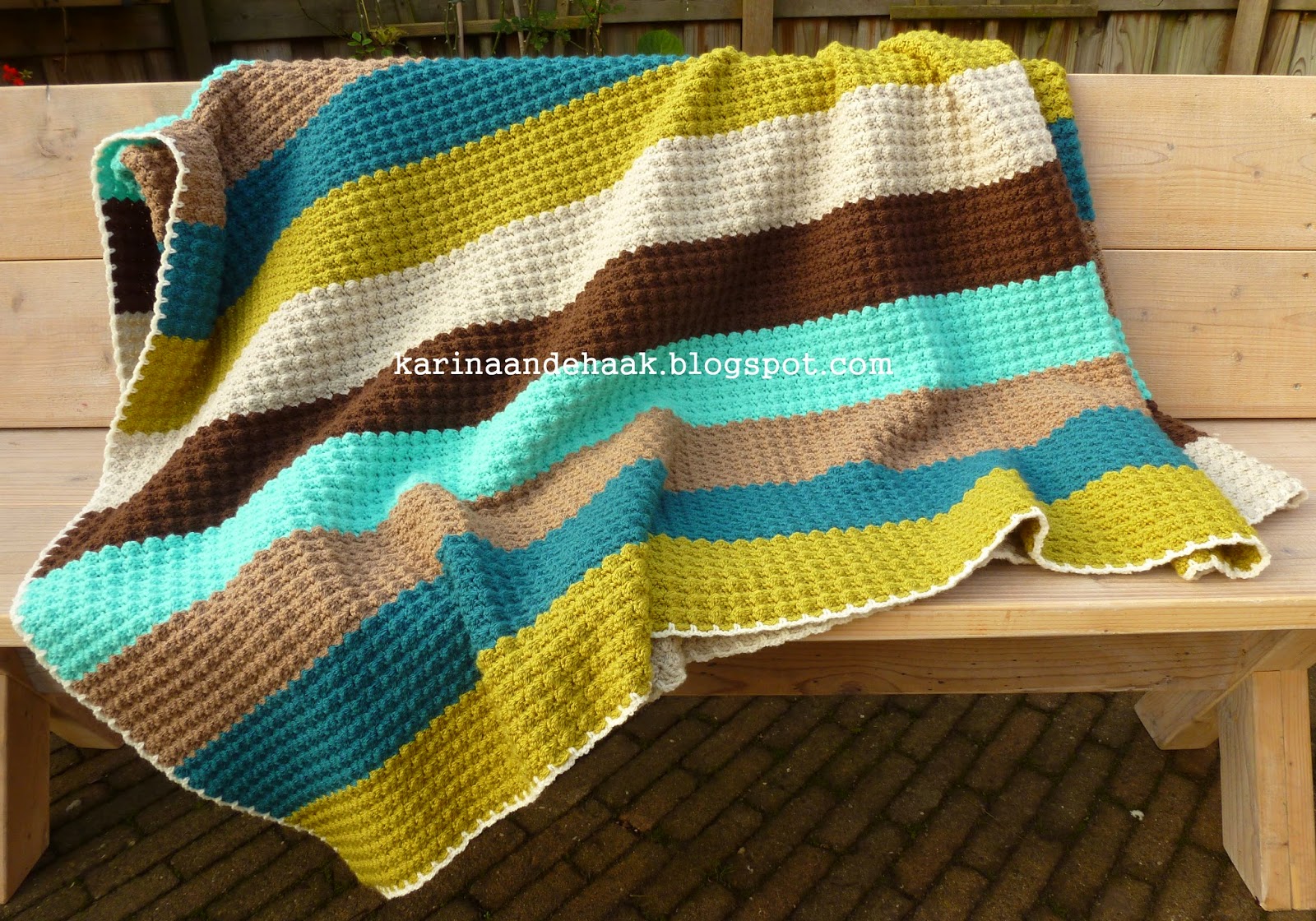 Kennis maken Buskruit stad Karin aan de haak: Dikke gehaakte retro deken met patroon