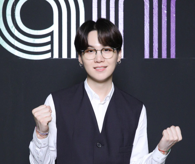 BTS Meraih Posisi Pertama Billboard hot 100 BTS Meraih Posisi Pertama Billboard hot 100