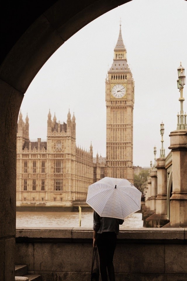 big ben london on a rainy day