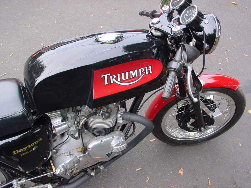 triumph daytona cafe racer