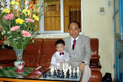 HLV Nguyễn Minh Thắng và con trai Nguyễn Huỳnh Minh Thiên