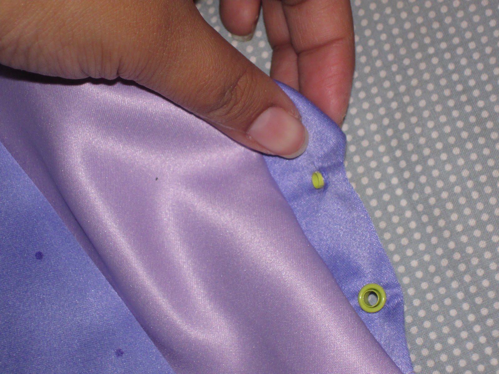 That is all it took... How to put in Grommets/Eyelets into Fabric