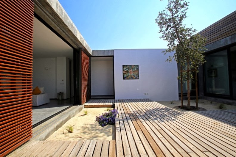 terraza con suelo de madera de pino