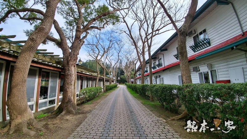 苗栗飛牛牧場|飛牛廣場、牧場工房、庭園木屋、牧場原憩、童玩區|園區環境