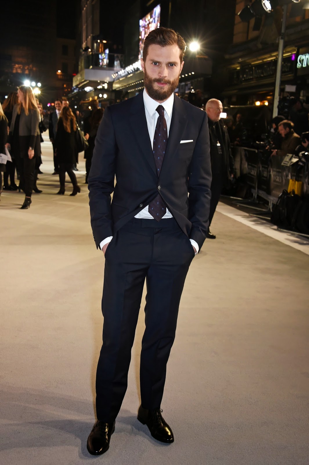 Updates on all things FIFTY!: PICTURES: Jamie Dornan on the red carpet ...
