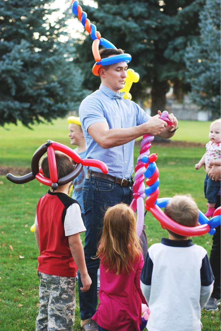 Utah Balloon Artists Cowboy Balloon for Stonehaven Dental, Rudolph