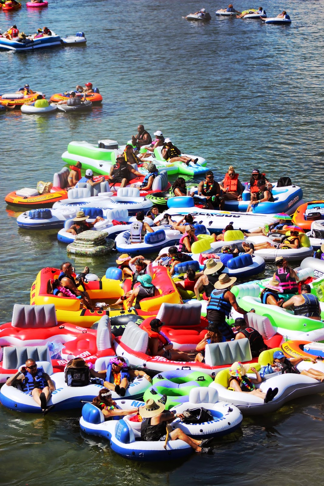 Laughlin Buzz River Regatta 2014 Float Photos Part1