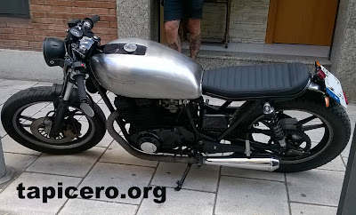 Tapizado artesanal de asiento de moto