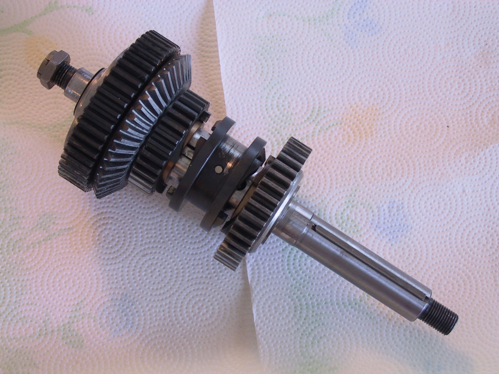 Hobart A200 Overhaul: Center Shaft Parts Layout