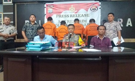 Konfrensi pers OTT di Batubara. Konfrensi pers OTT di Batubara.