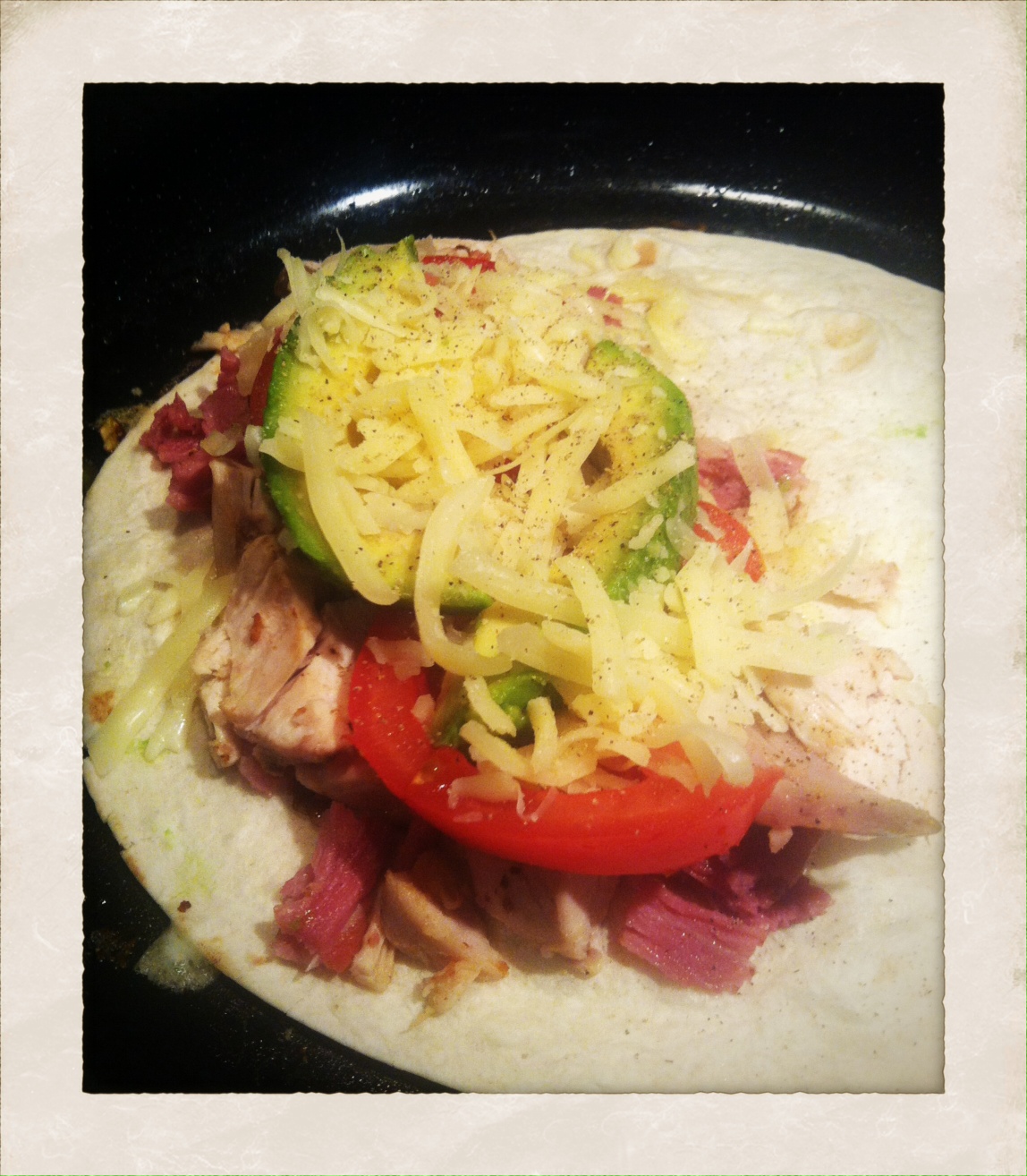 Malin's Diner QUESADILLAS MED GRILLAD KYCKLING, BACON OCH AVOKADO