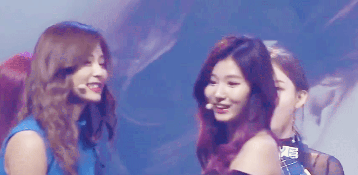 서로한테 츤츤 거리는 츤데레 사나 쯔위