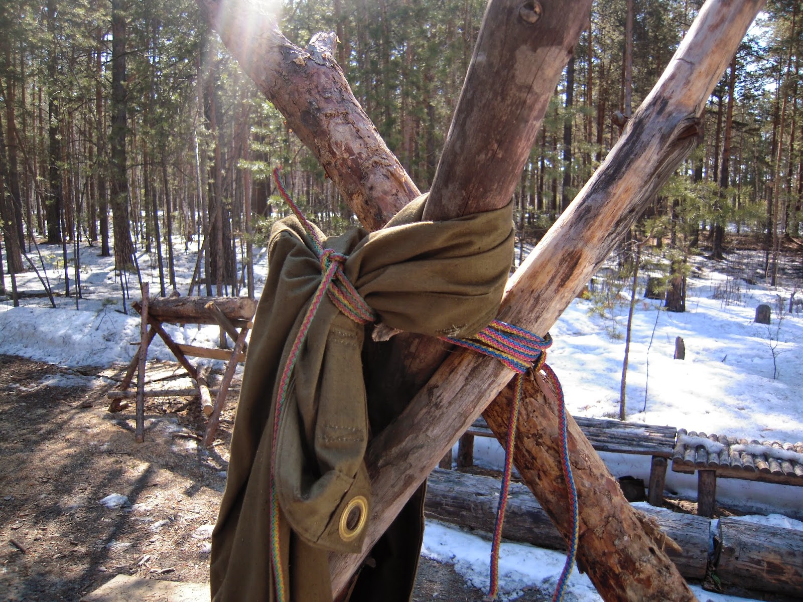 Стул из жердей