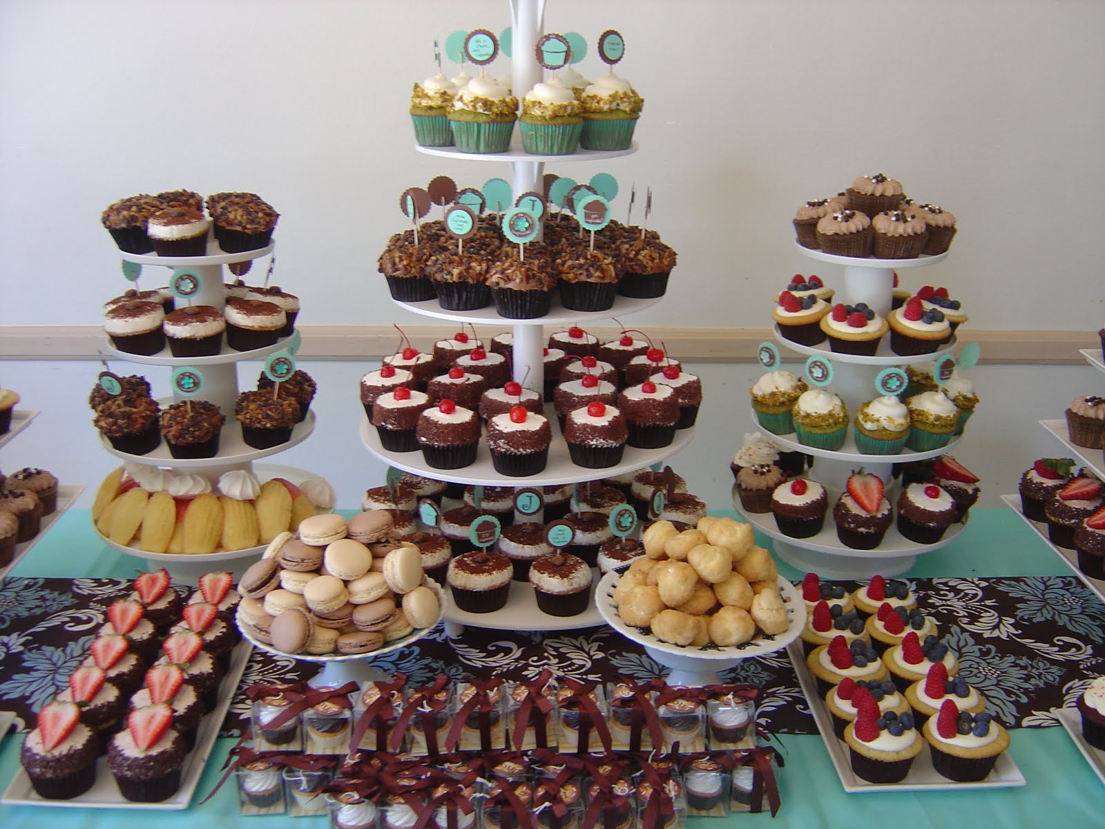 Сладкий стол в церкви