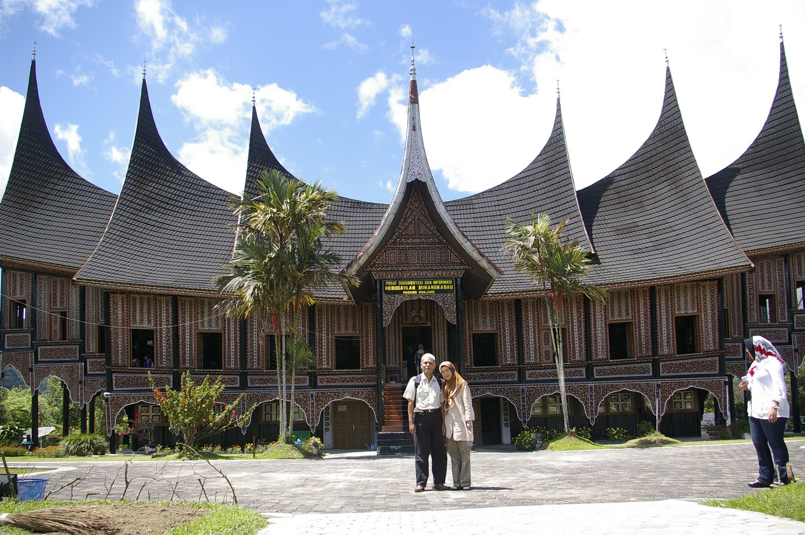 Pakej Percutian Indonesia: 5H/4M Bukittinggi Padang 