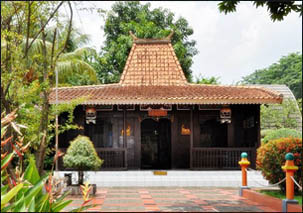 35 Rumah Adat Indonesia, Nama, Gambar, dan Penjelasannya 2 ...