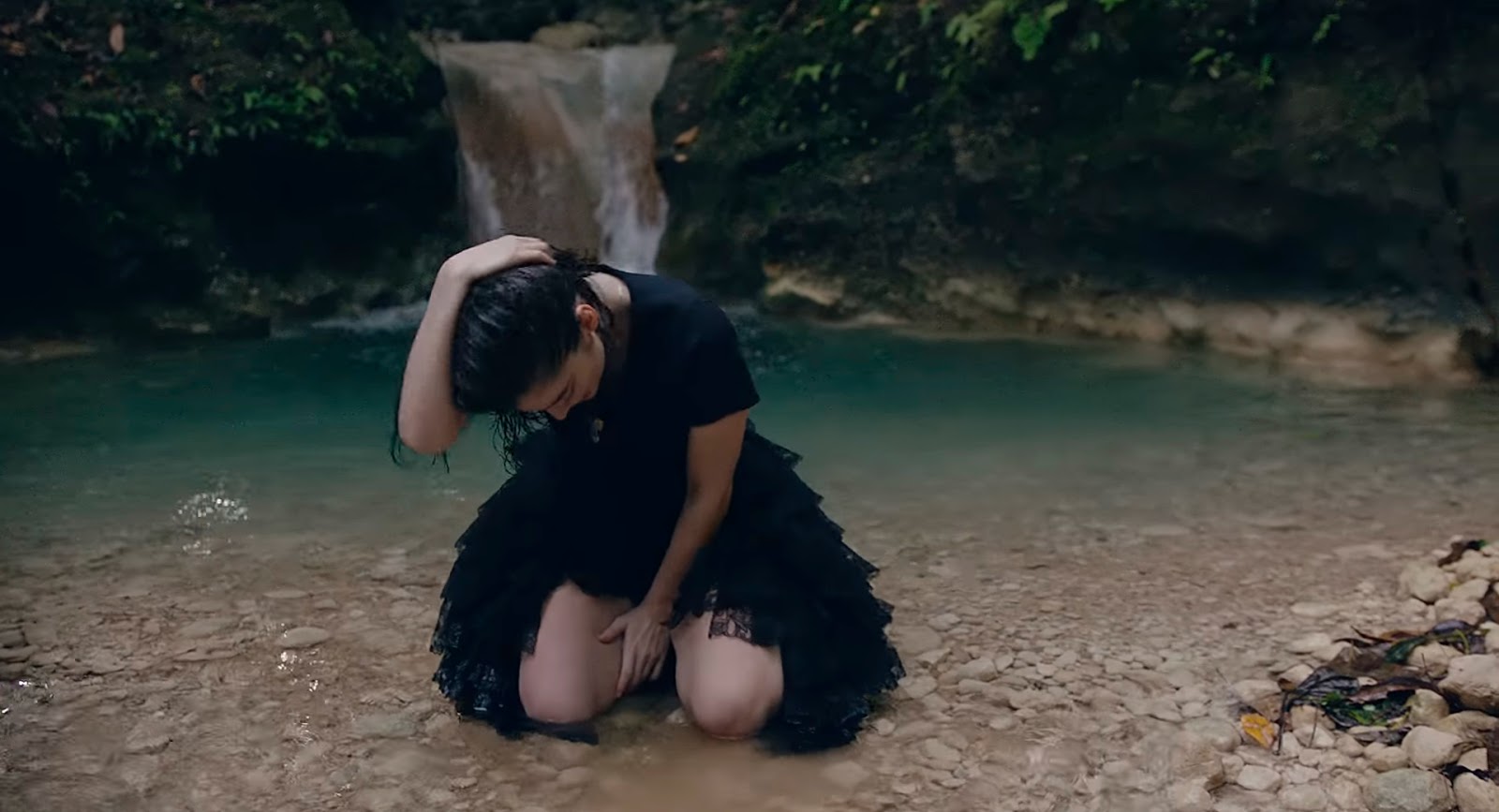 Lorde, naturaleza y misticismo en el nuevo vídeo de "Perfect Places&qu...