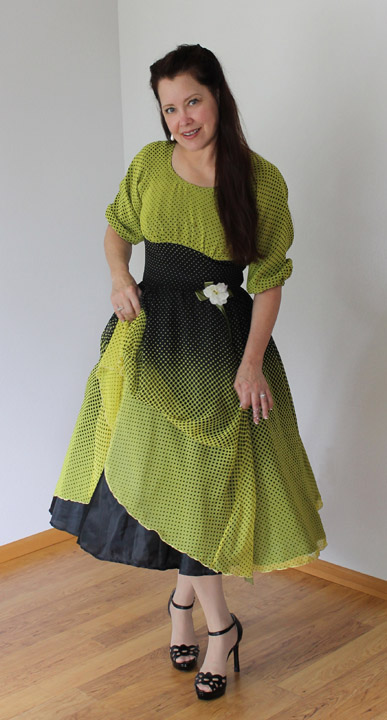 sew chic pattern company simplicity 8167 with chiffon border print