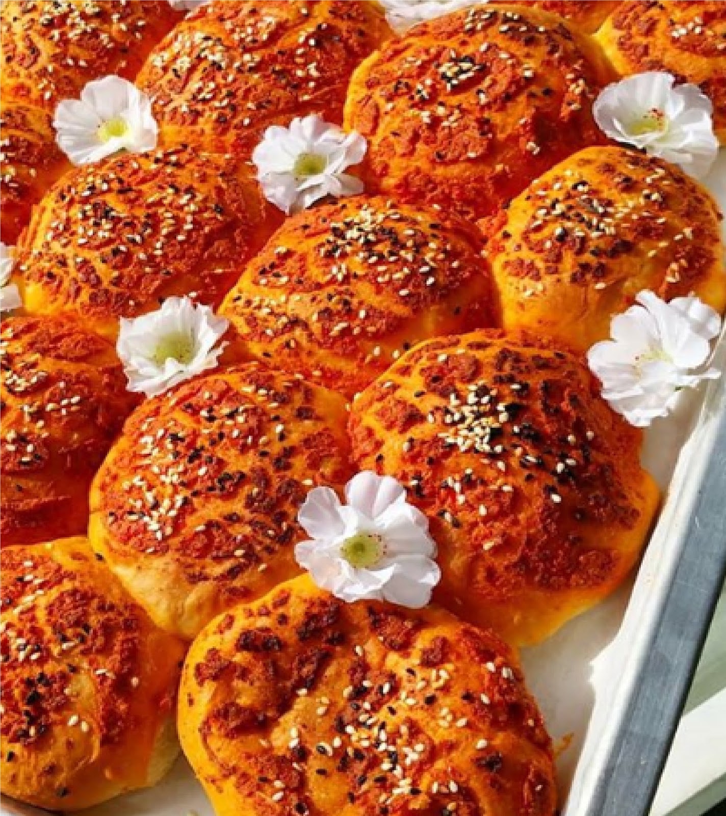 Biberli Ekmek Acılı Ekmek Tarifi Videosu Biberli Ekmek Acılı Ekmek Tarifi Videosu