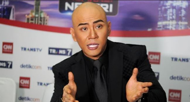 hitam putih