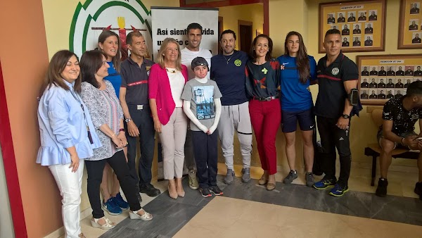 Málaga Femenino y Fundación MCF muestran su apoyo a la Asociación Piel de Mariposa