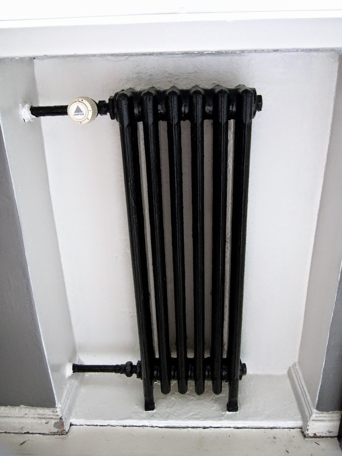 Батарея отопления наполовину холодная. Батарея отопления наполовину холодная. Батарея отопления наполовину холодная. Батарея отопления наполовину холодная. Радиаторы верх теплый низ холодный.