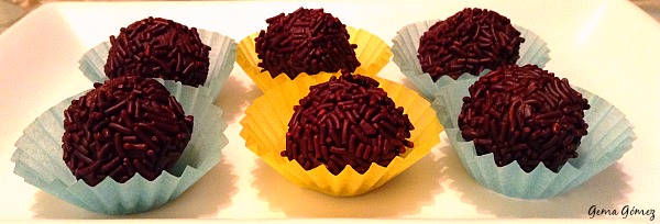 Trufas de chocolate negro con leche condensada