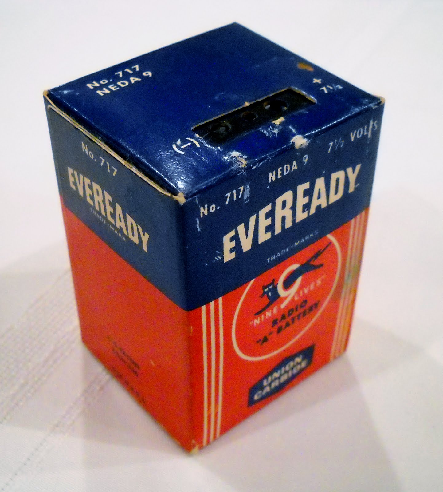 Mikes Old Radios: Big Old Dead Radio Battery