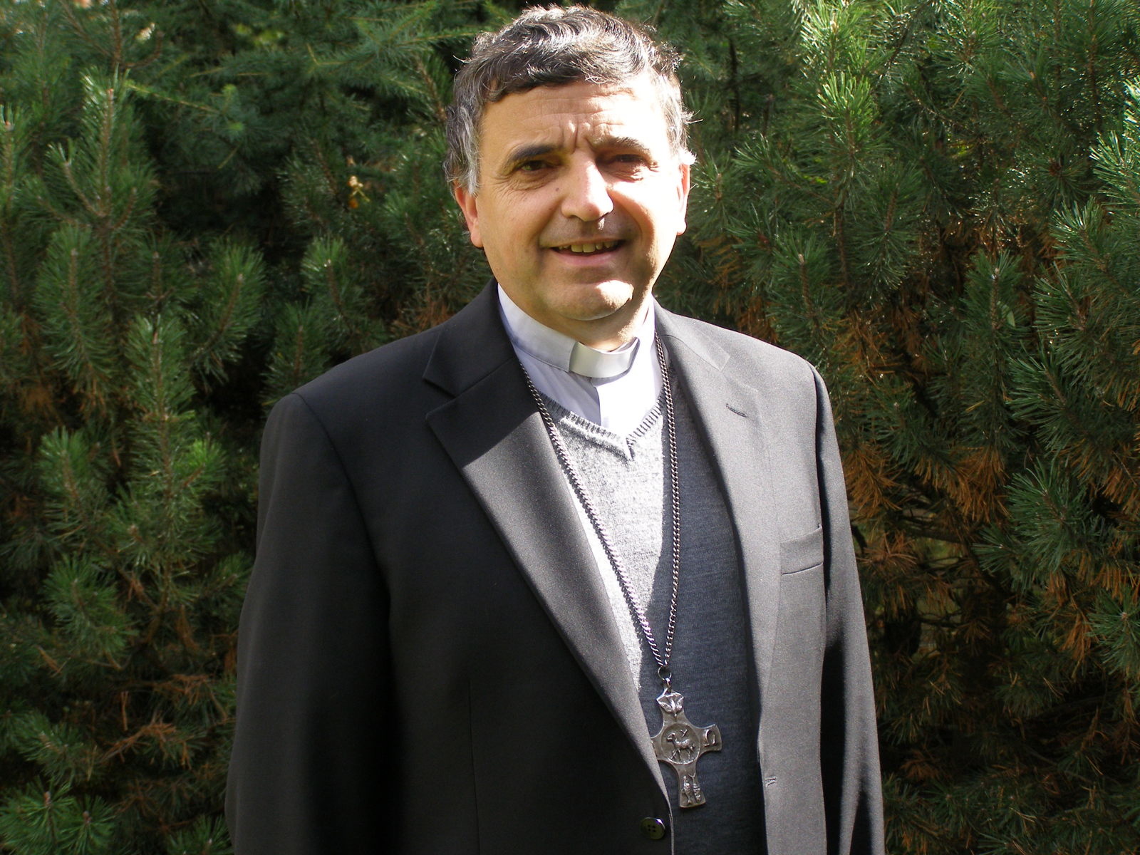 Mgr Dominique Lebrun visite l'hôpital local de Boën Saint Vincent en