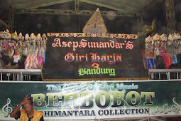 Pagelaran wayang golek