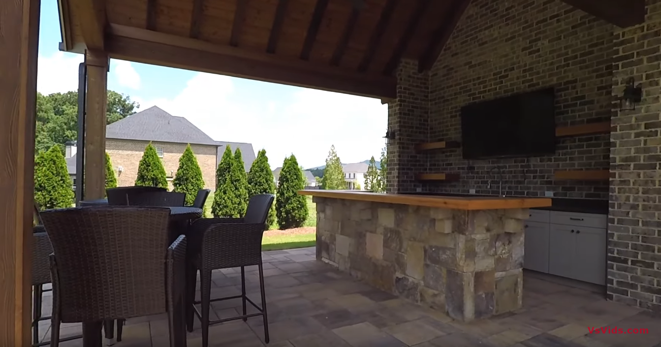 27 Photos vs. A LOOK INSIDE A 5 BDRM DECORATED MODEL HOME NORTH OF ATLANTA - Luxury House & Interior Design Tour 27 Photos vs. A LOOK INSIDE A 5 BDRM DECORATED MODEL HOME NORTH OF ATLANTA - Luxury House & Interior Design Tour