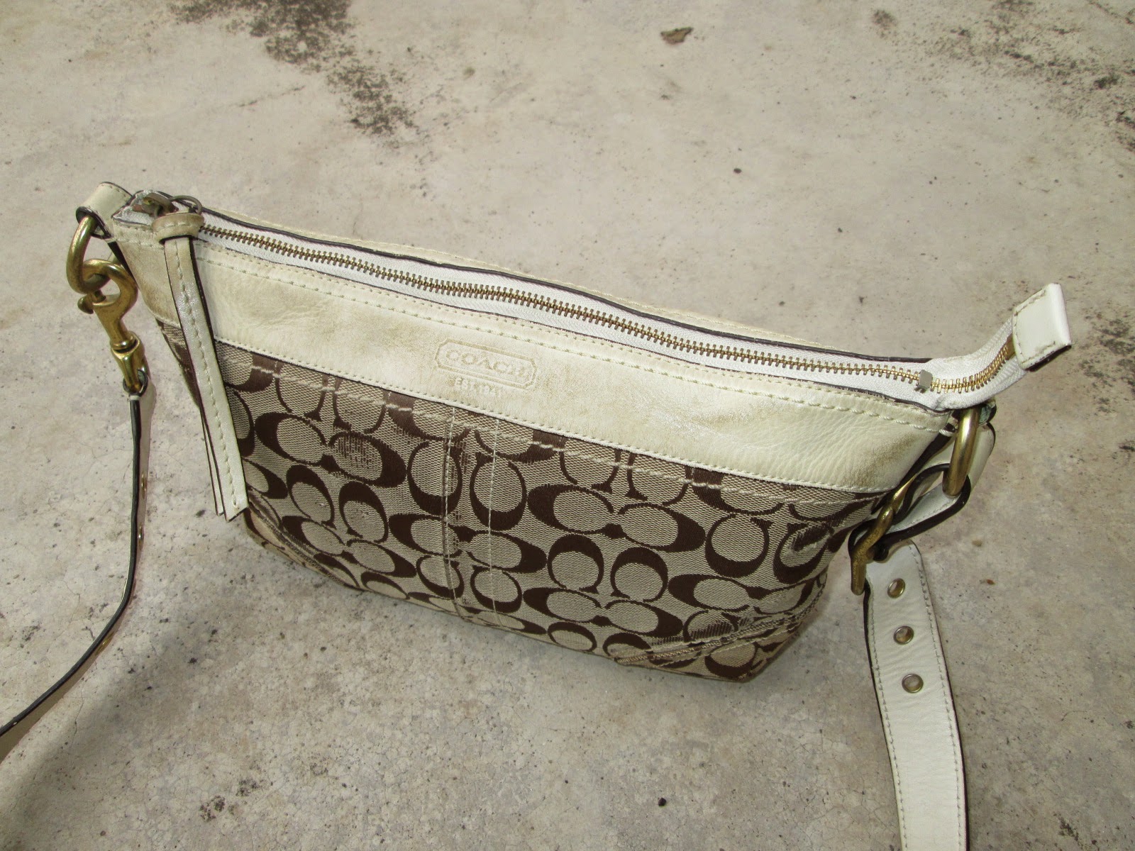 d0rayakEEbaG Authentic Coach Signature Shoulder/Sling Bag(SOLD)