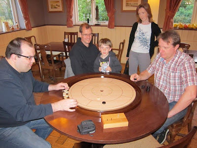 Crokinole - The big match with spectators