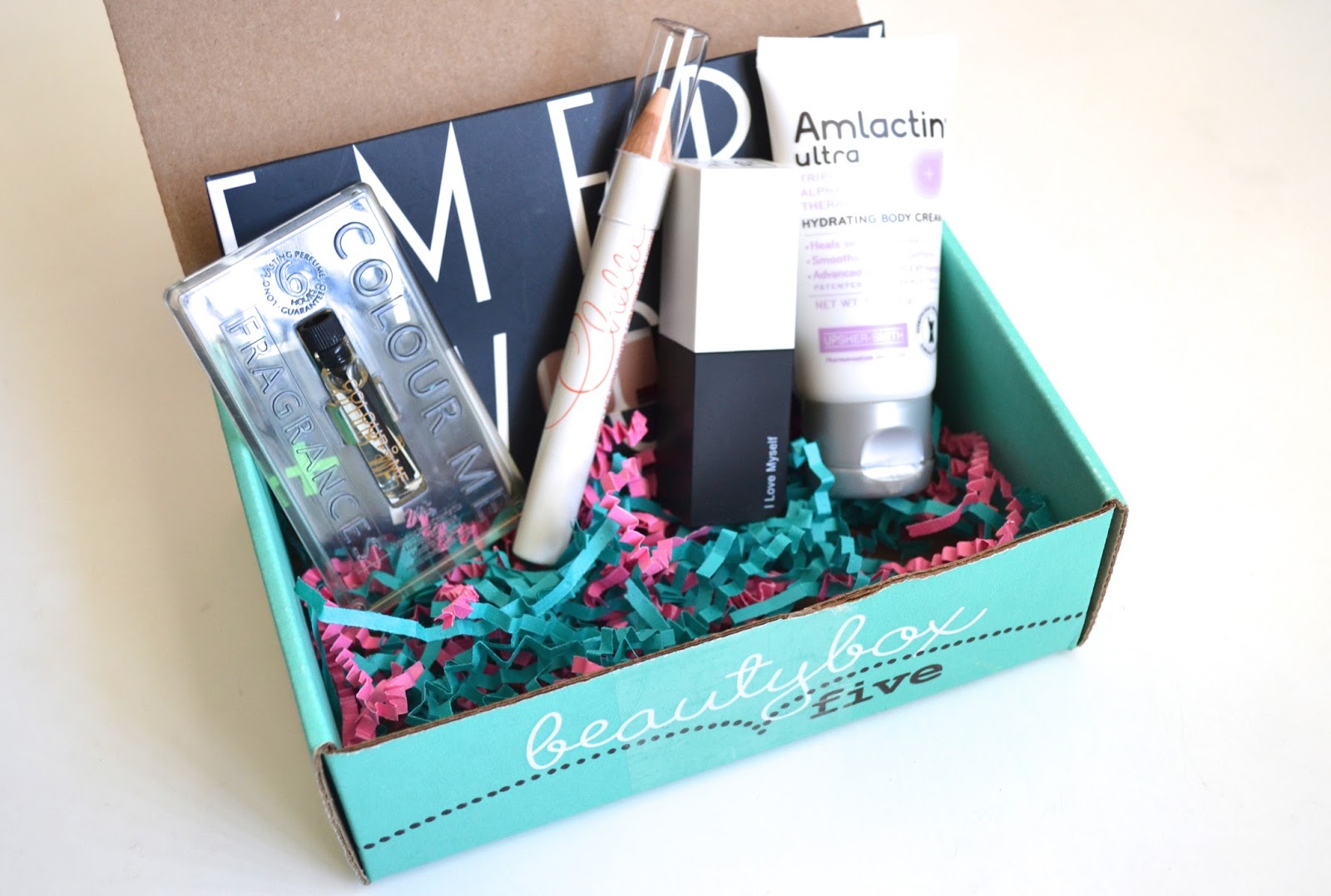Aquaheart What's Inside Beauty Box 5 Girl Boss October 2016