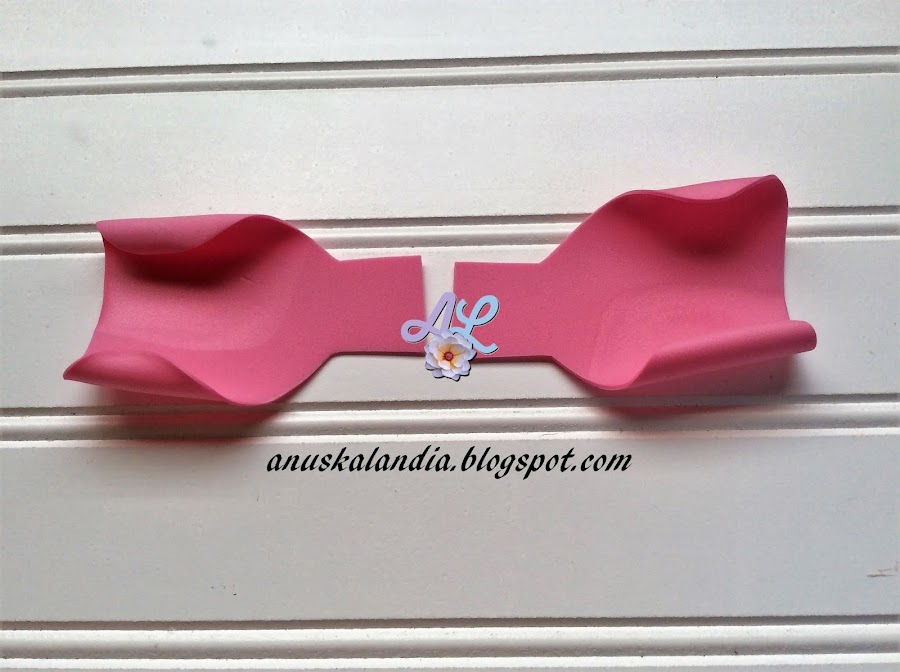 Rosa-gigante-en-goma-eva-o-foamy-6-enfrentar-pétalos-Anuskalandia