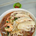 Laksa Soup with Steamed Chicken in Nice Cafe Miri