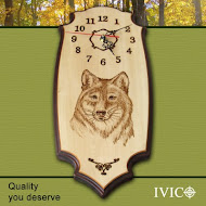 Wooden wall clock with pyrography picture - Wolf